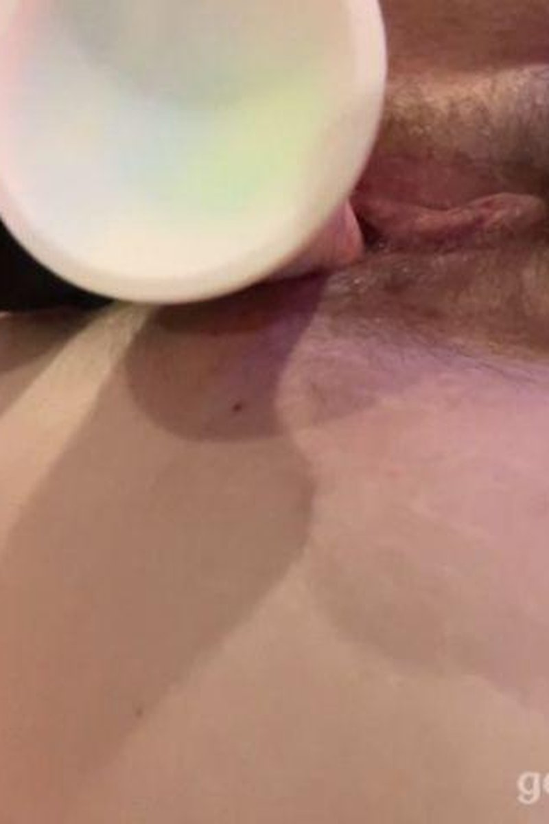 Quickie Double Penetration While Sexting - Screenshot 1 of 4 - Anal