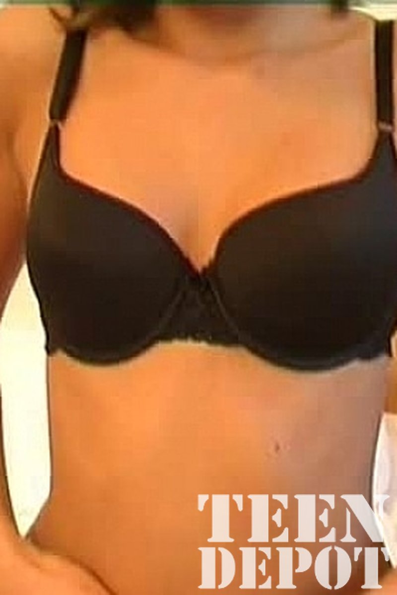 Regina - Screenshot 1 of 4 - Teen (18-22)