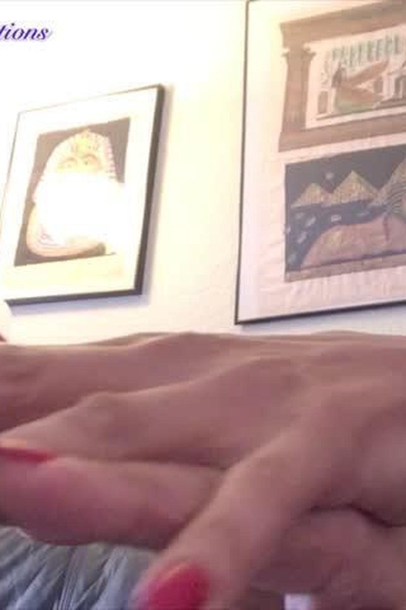 Floating Hands - Screenshot 1 of 4 - BBW