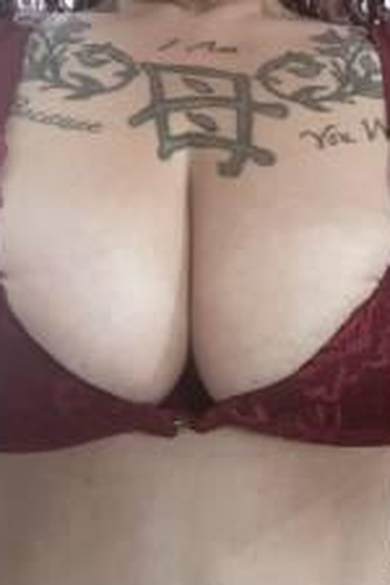 Red Bra - Screenshot 1 of 4 - Big Tits