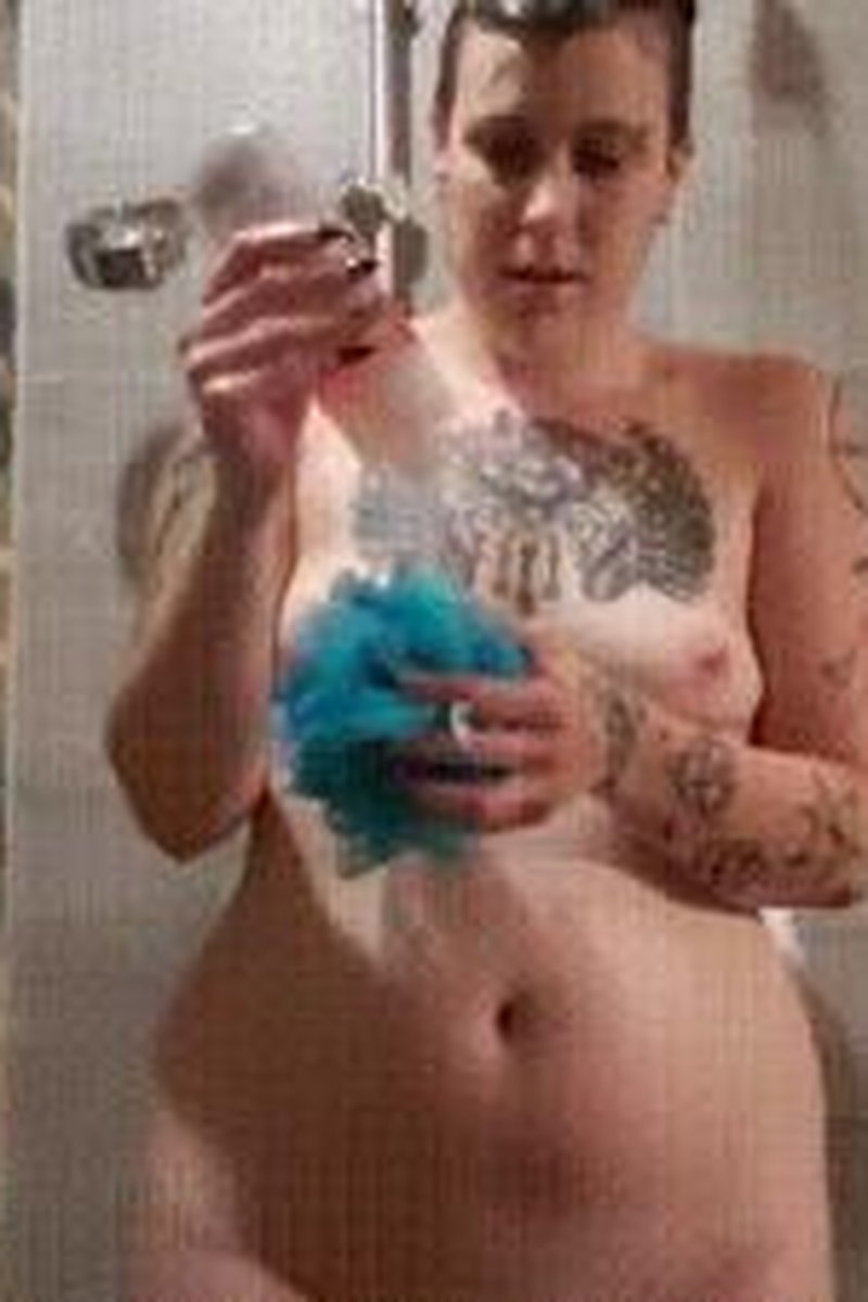 Lena Gets Squeaky Clean - Screenshot 1 of 4 - Hairless Pussy