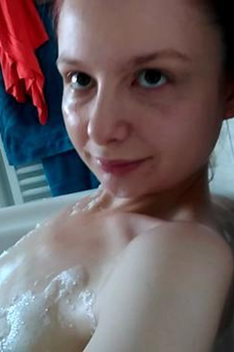 Bubble Boobs - Screenshot 1 of 4 - Bathroom