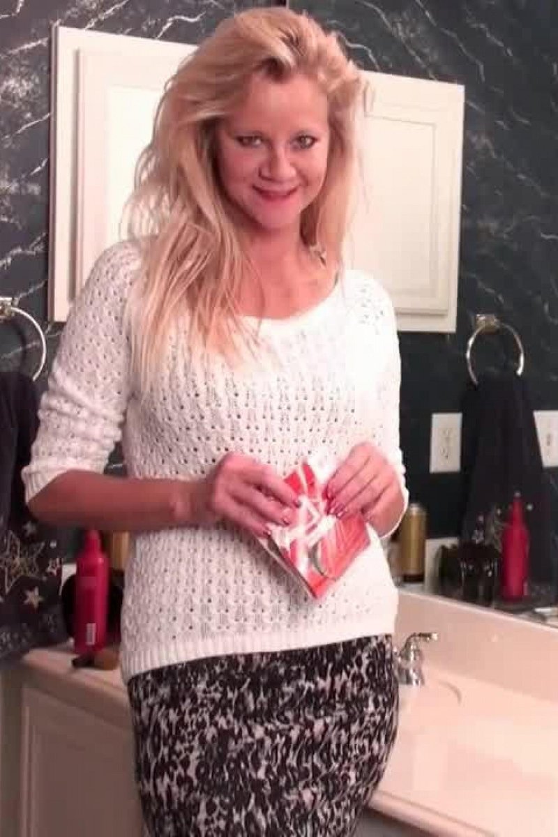 Amanda 01 - Screenshot 1 of 4 - American