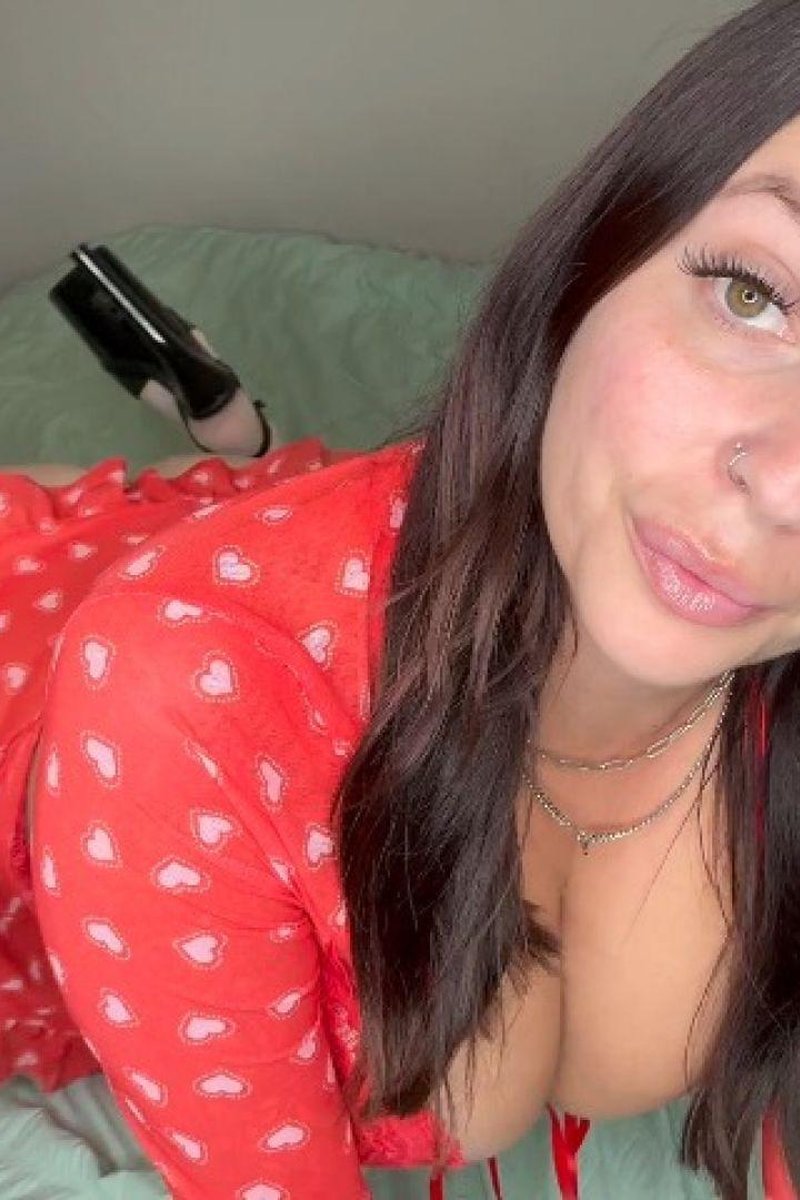 JOI-Striptease - Screenshot 1 of 4 - Big Tits