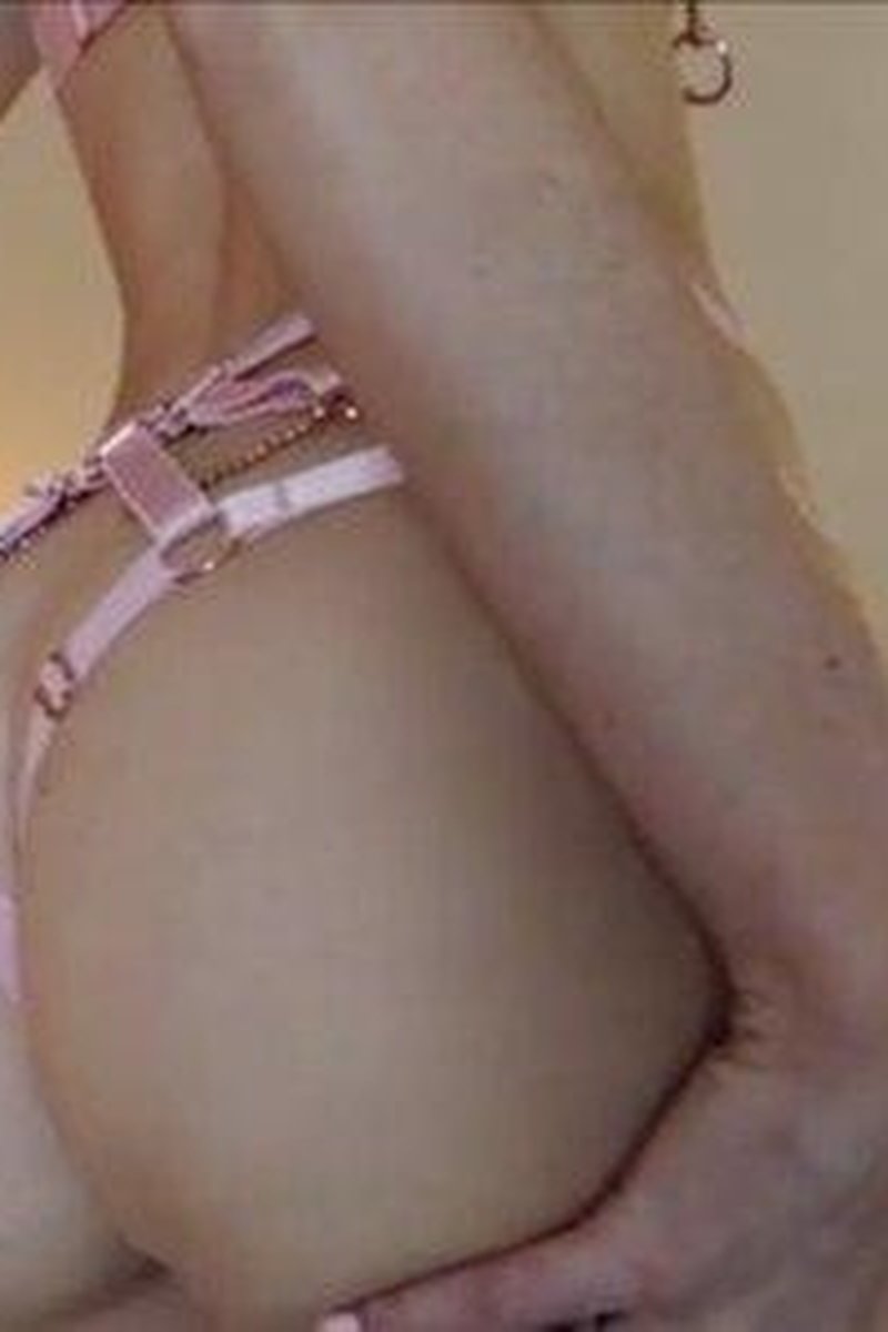 Your Next Slave Task - Screenshot 1 of 4 - Blond Hair