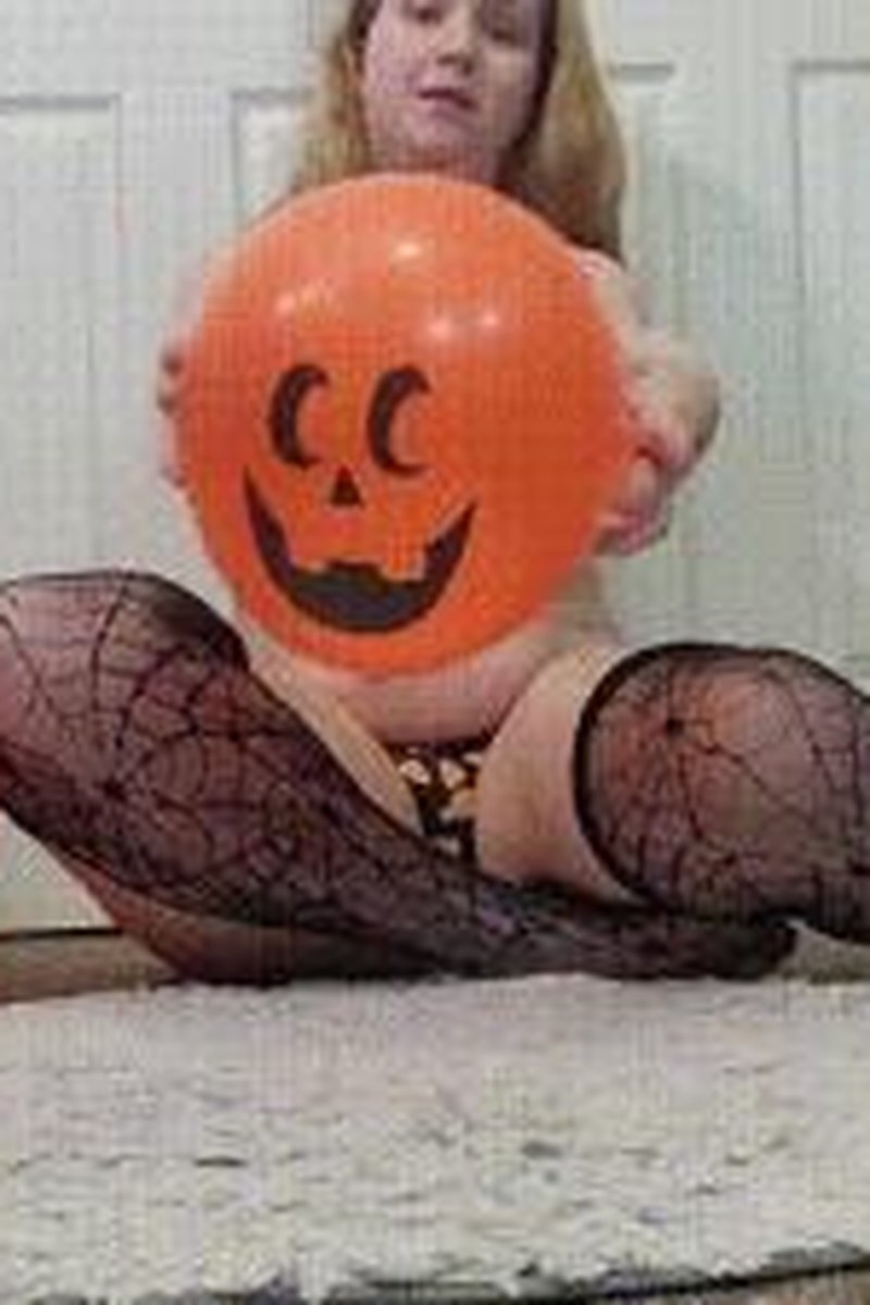 Jack O Lantern Balloons - Screenshot 1 of 4 - Balloon Fetish