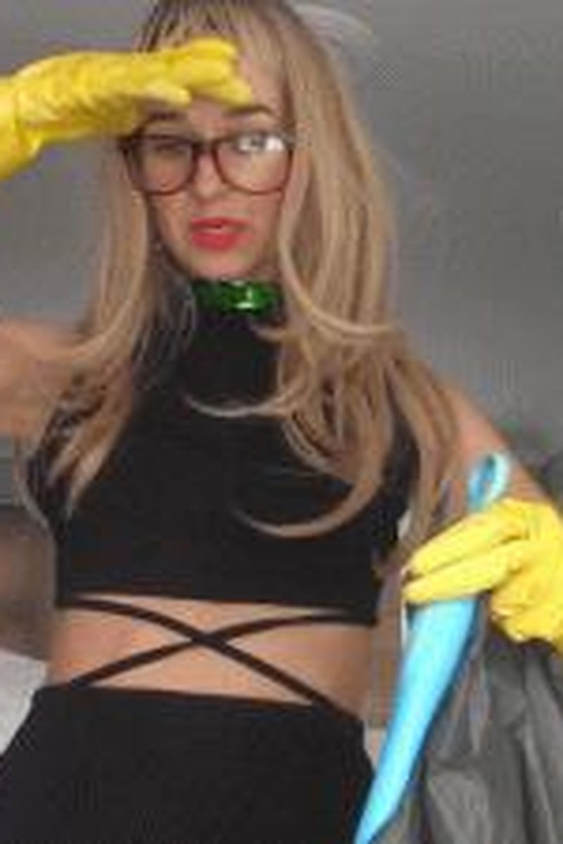 Useless BF Shrunk & Trashed - Screenshot 1 of 4 - Fetish