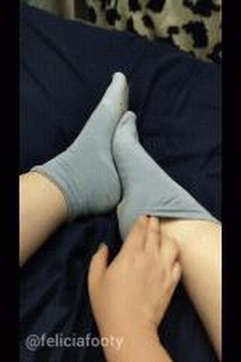 Fresh From Work - Screenshot 1 of 4 - Foot Fetish