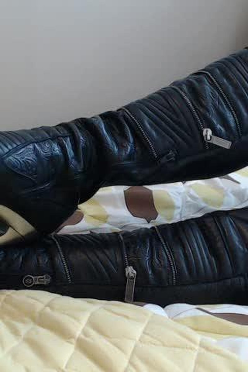 Leather Boots Tapping - Screenshot 1 of 4 - Boots