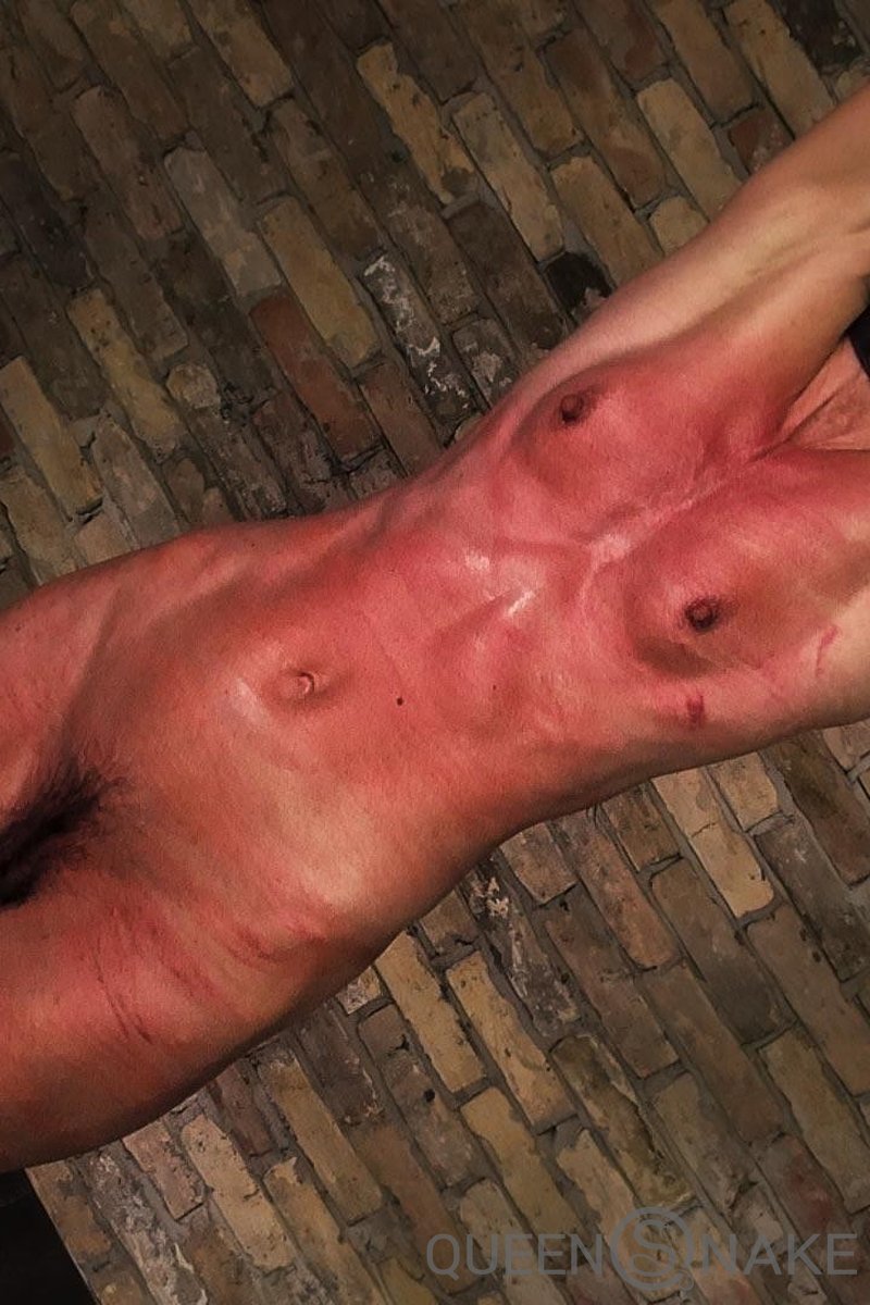 Dragon Tail - Screenshot 1 of 4 - Bondage