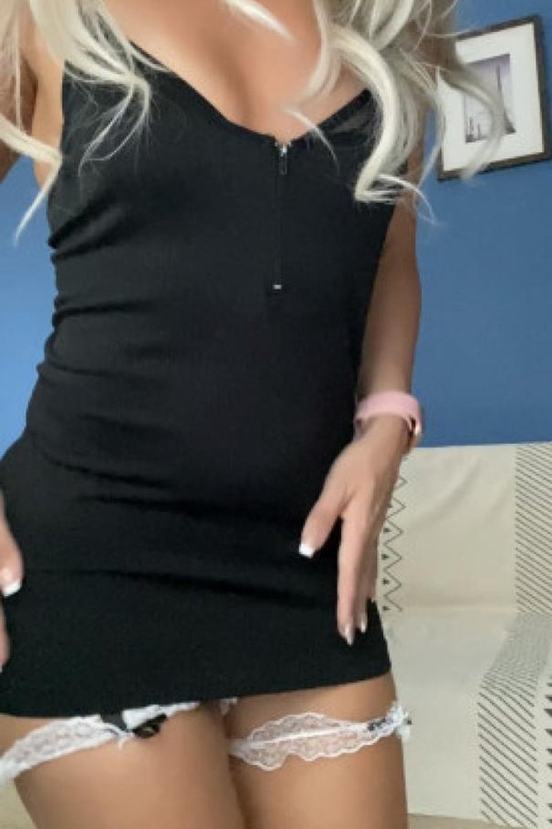 Seductive Dance For You - Screenshot 1 of 4 - Blonde Hair (Female)