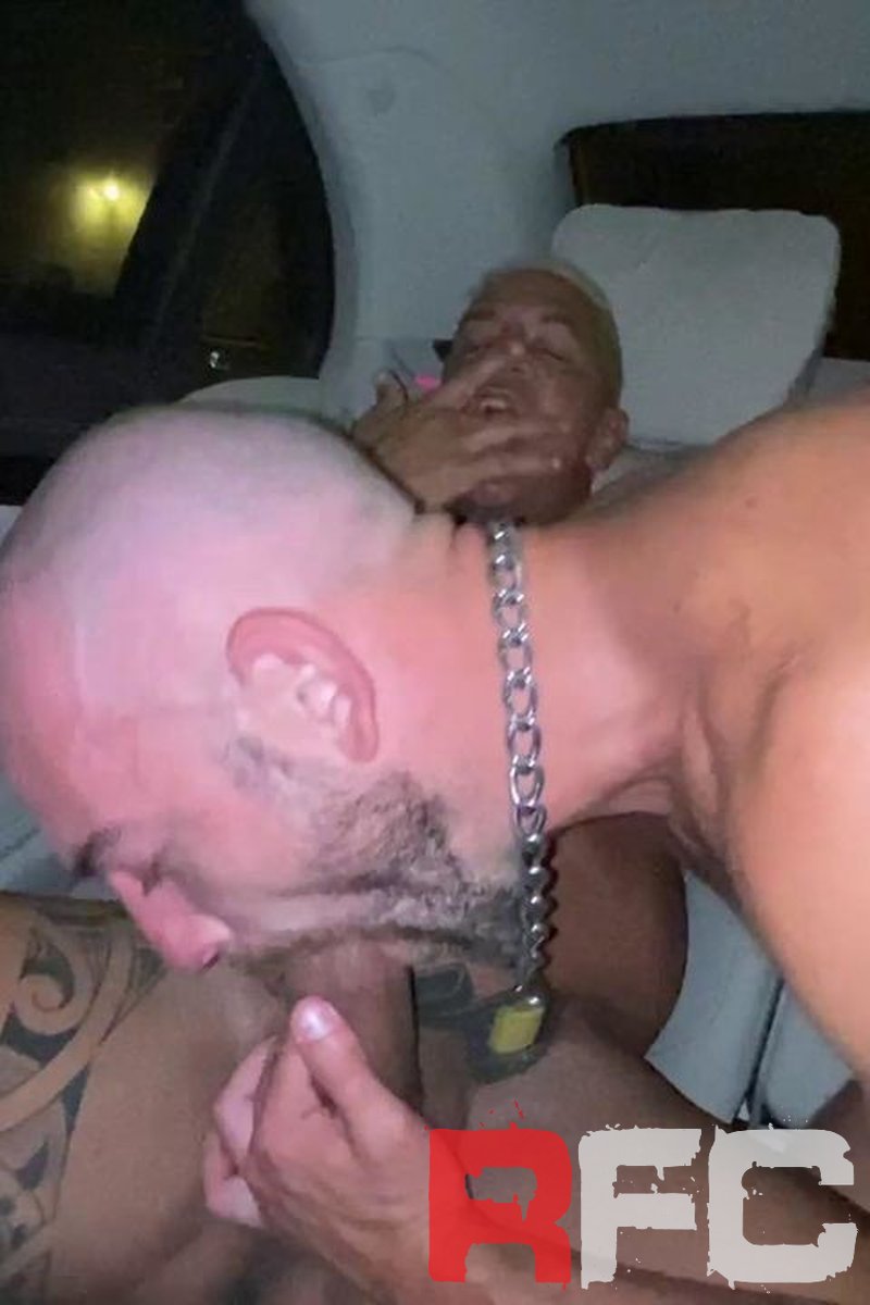 Backseat Blowjob - Screenshot 1 of 4 - Big Muscle Guys
