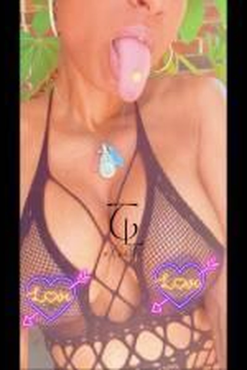 Bouncing Tits. 34Dd - Screenshot 1 of 4 - Addiction Fetish