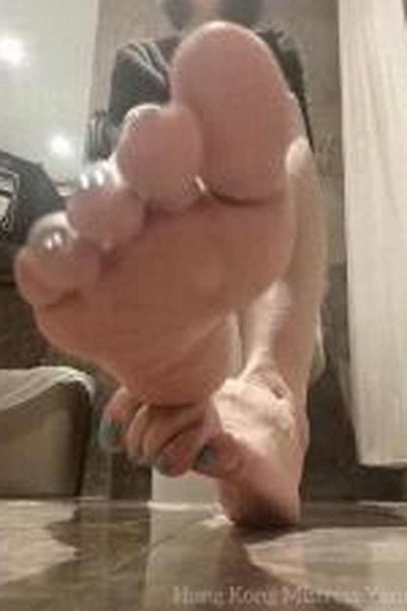 Feet Feet Feet! - Screenshot 1 of 4 - Foot Fetish