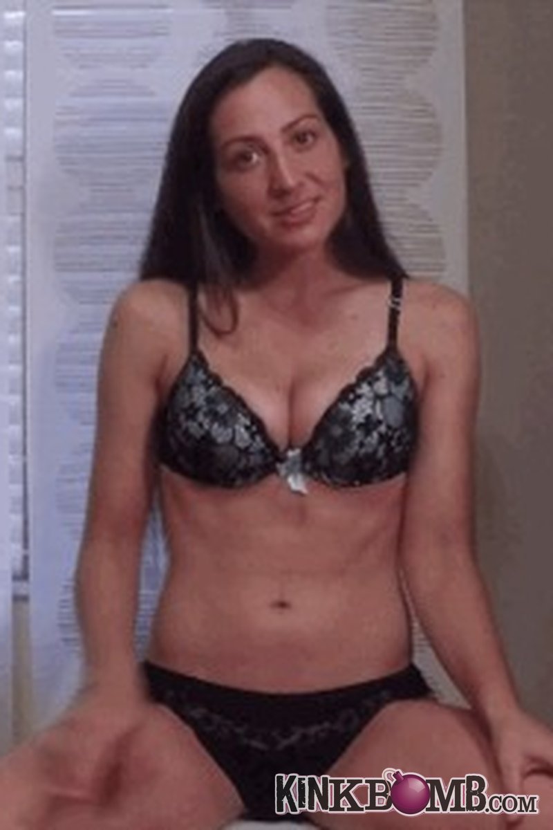 Princess Fierce: Little Wee Gets Attention - Screenshot 1 of 4 - Humiliation