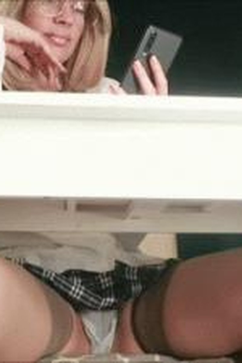 Bad Student - Screenshot 1 of 4 - Flashing