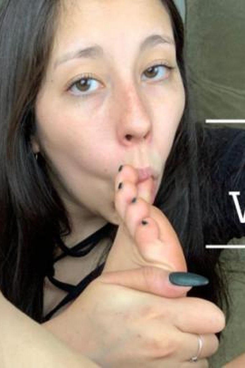 Toe Wiggle - Screenshot 1 of 4 - Cum Play