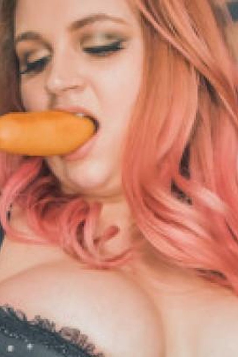 Missing Fair Food - Stuffing - Screenshot 1 of 4 - Belly Fetish