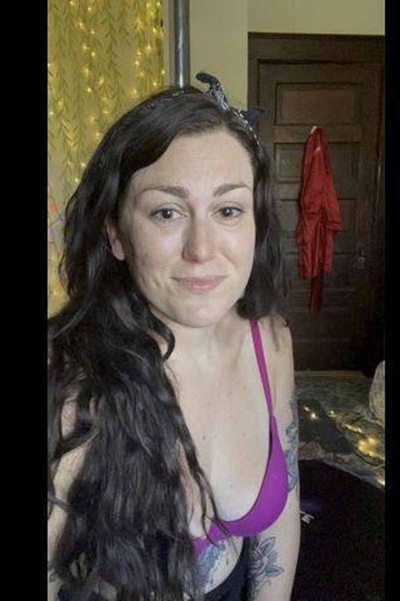 Dilated Eyes - Screenshot 1 of 4 - Brown Hair