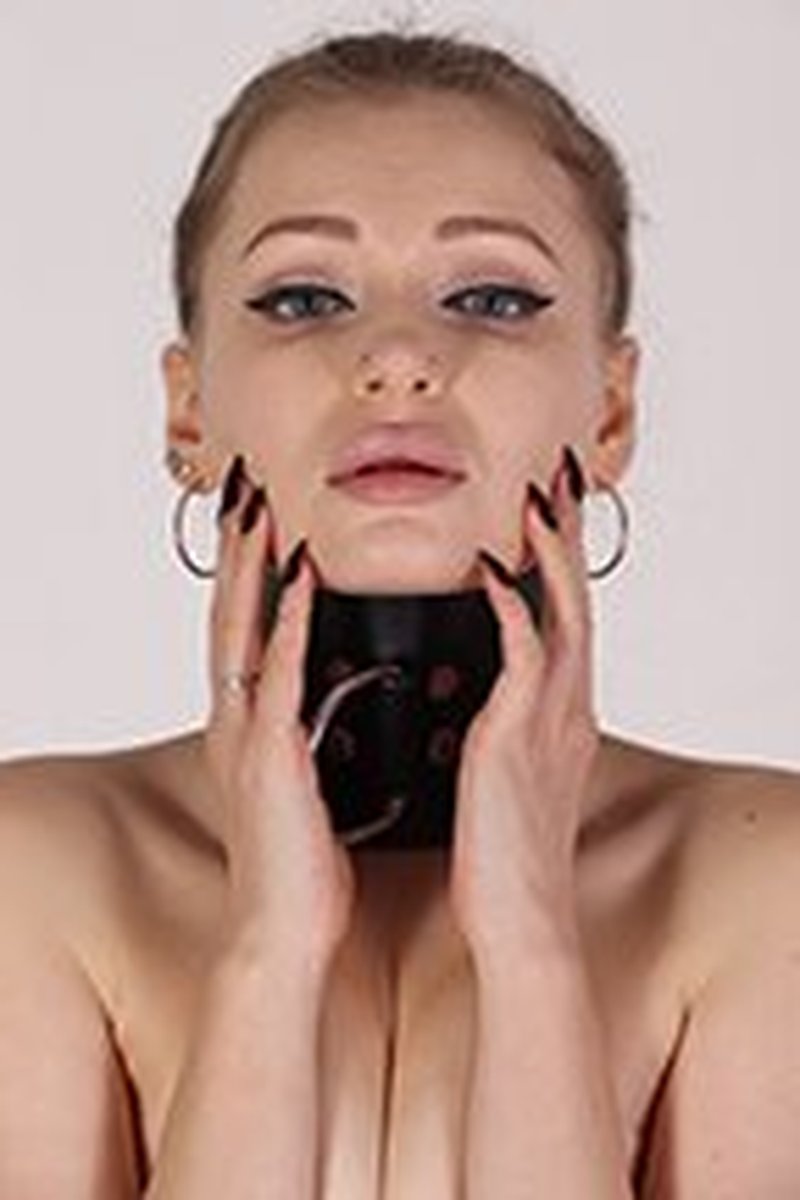 Anita’s box tie armbinder battle