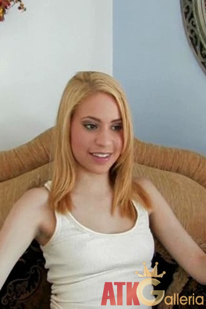 Mae Olsen - Interview - Screenshot 1 of 4 - Behind The Scenes