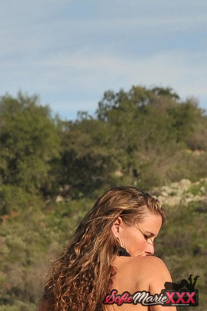 Black Clip - Screenshot 1 of 4 - Brown Hair