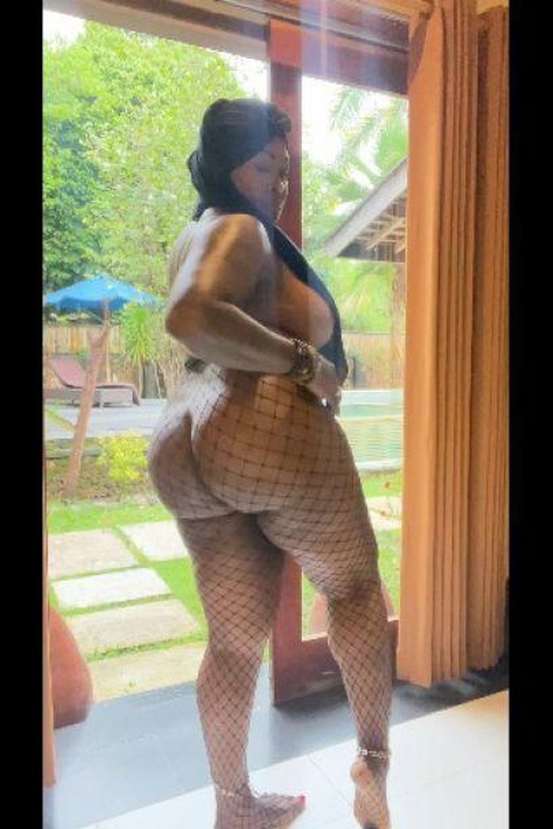 Fishnets - Screenshot 1 of 4 - BBW