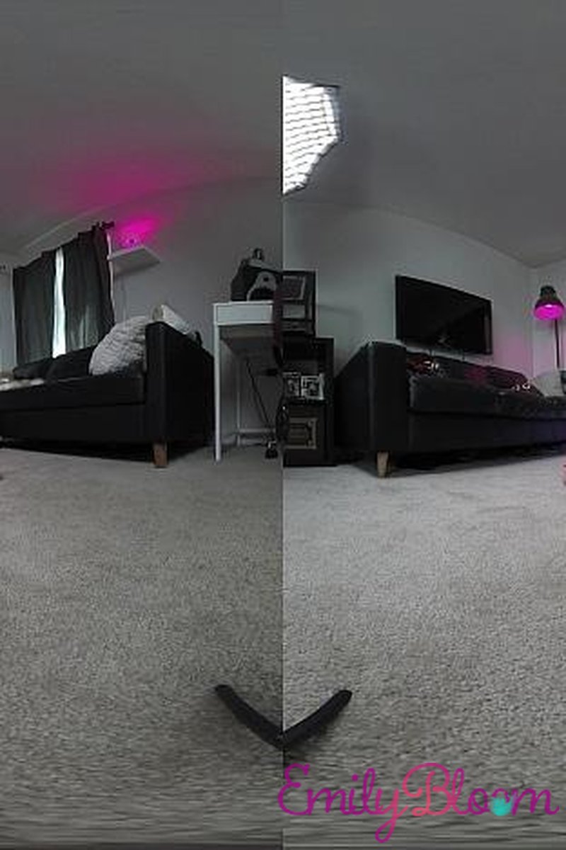 Stretching VR - Screenshot 1 of 4 - Big Tits