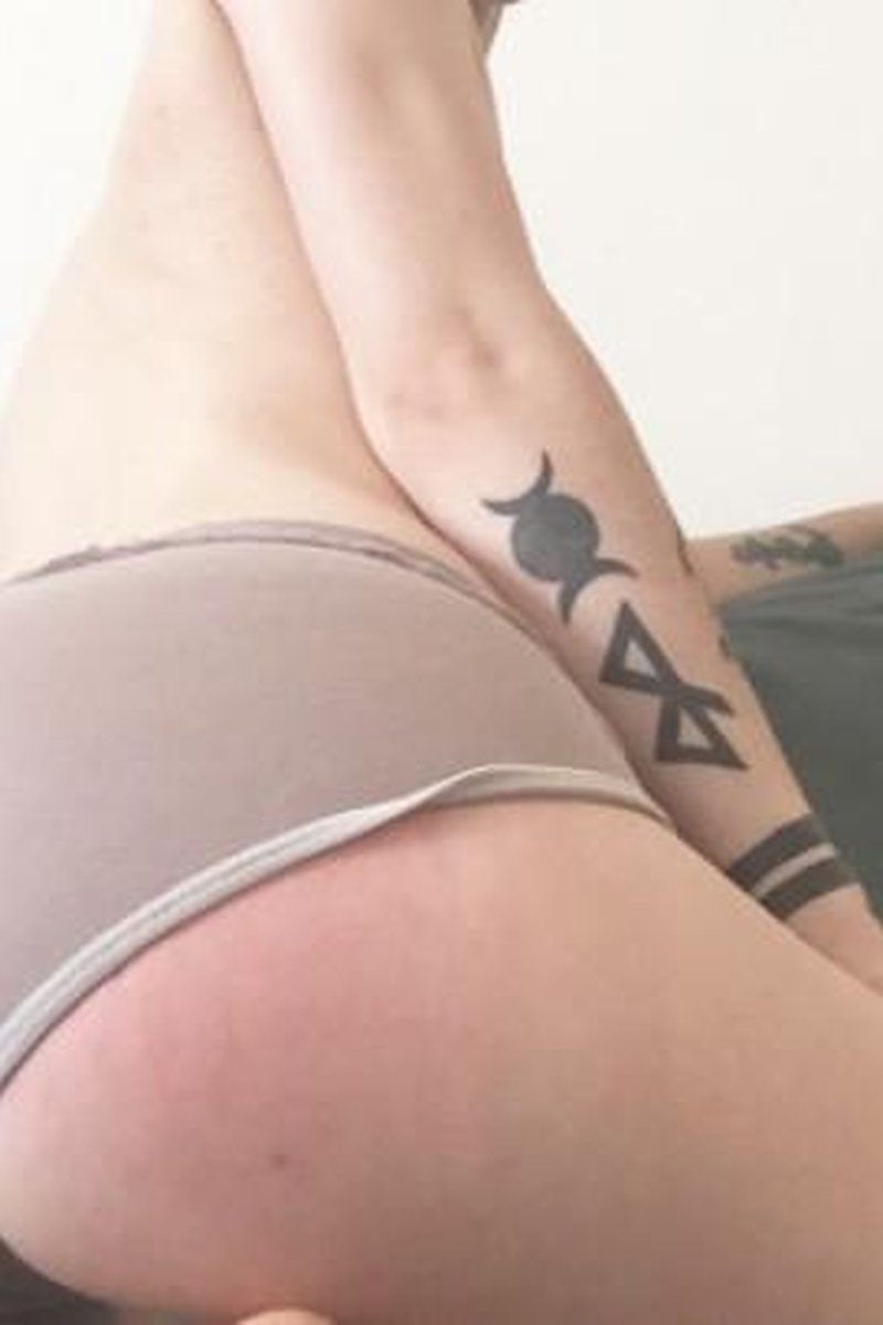Hard Spanking - Screenshot 1 of 4 - Ass Fetish