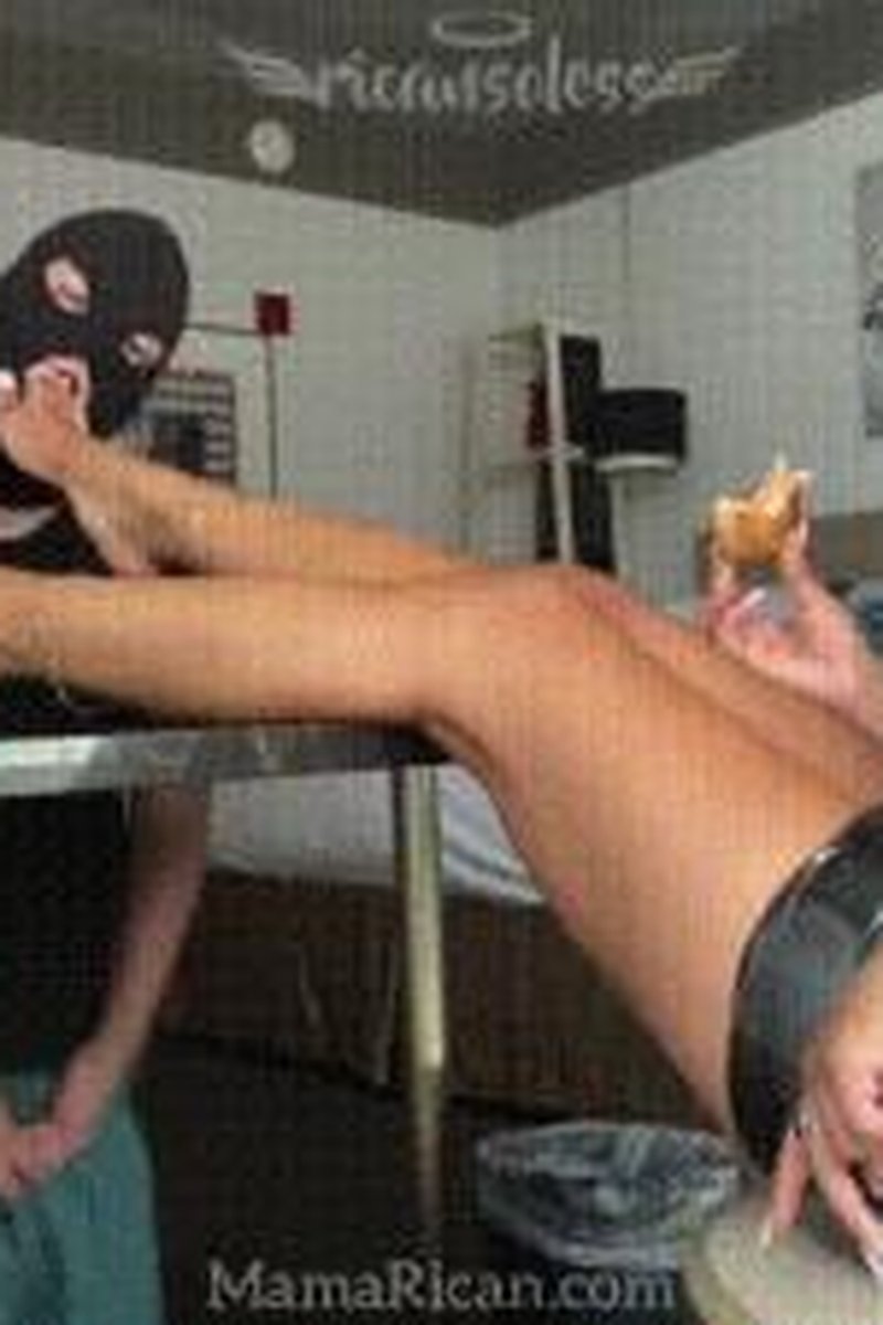 Dom Eats While Sub Cleans Feet - Screenshot 1 of 4 - Femdom