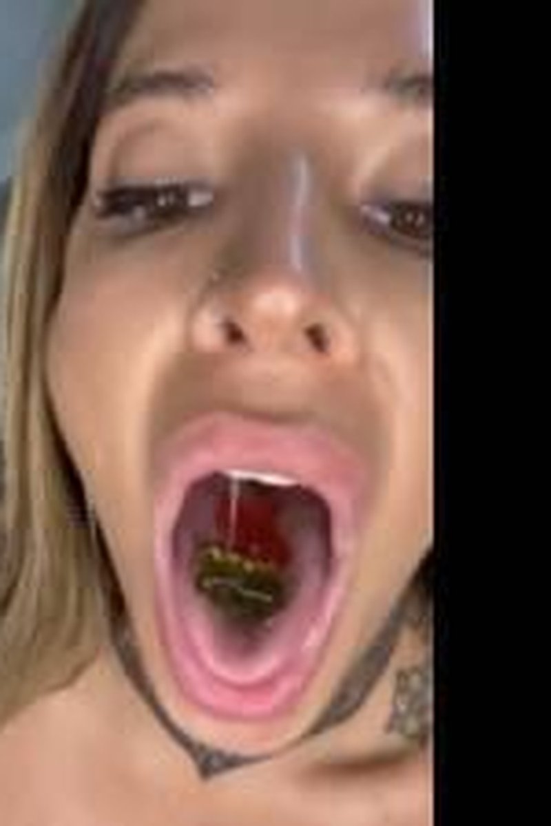 Giantess Sexy Ashley Vore Gummy Bears - Screenshot 1 of 4 - Fantasy