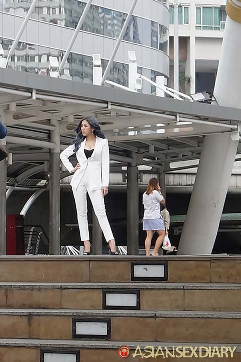 Model in Bkk - Screenshot 1 of 4 - Asian