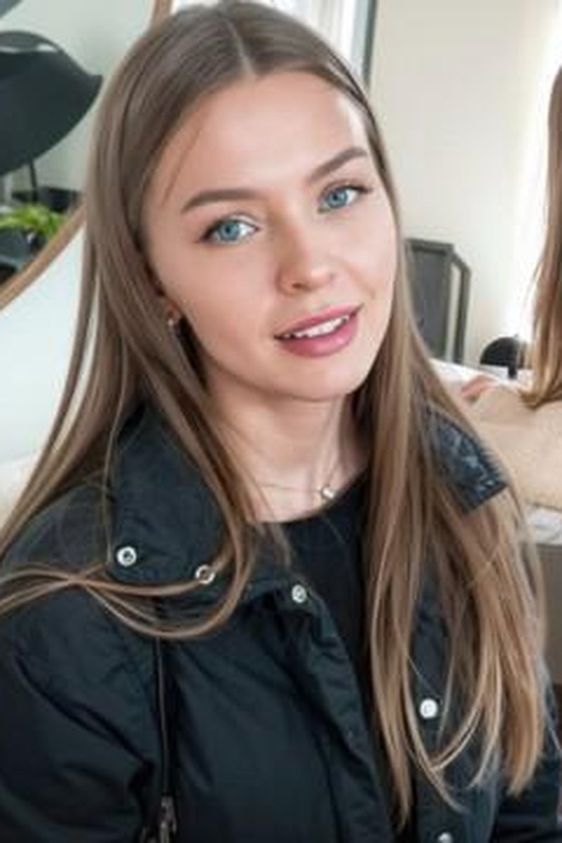 Rent Too High? She Paid With Deepthroat And Pussy. Three Blowjobs - Real Life Hot Student Girl - Screenshot 1 of 4 - Amateur