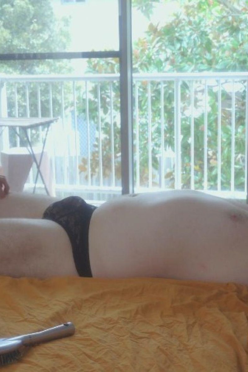 Pin Cushion - Screenshot 1 of 4 - BDSM