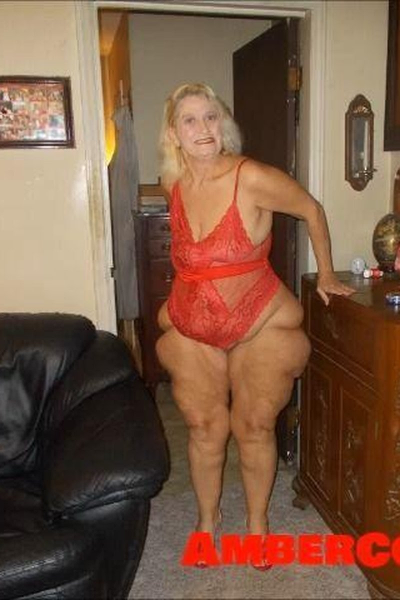 Outfits - Screenshot 1 of 4 - Amateur