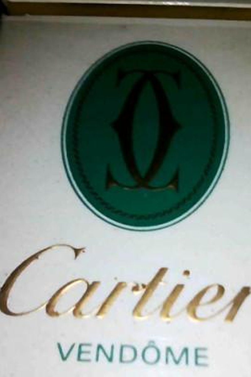 Cartier Menthol Inside - Screenshot 1 of 4 - Close Up
