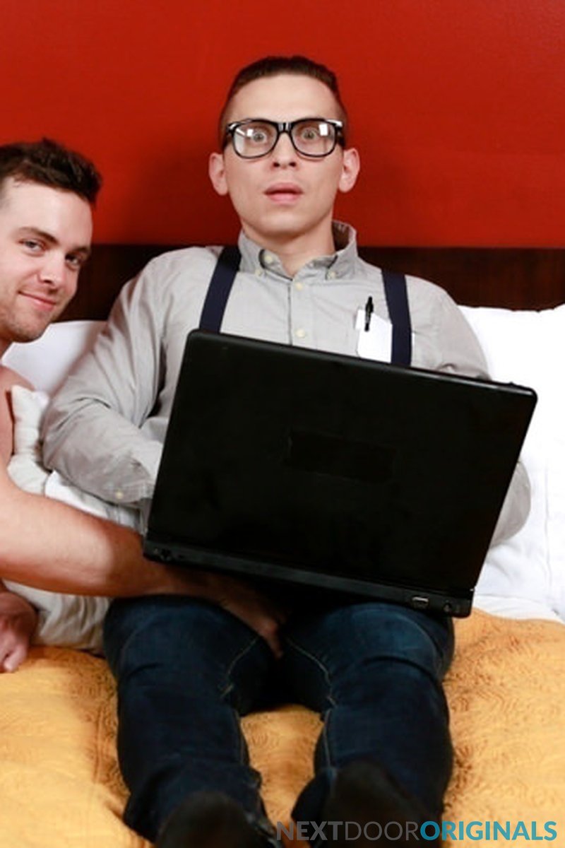 Big Dick Nerd - Screenshot 1 of 4 - Amateur