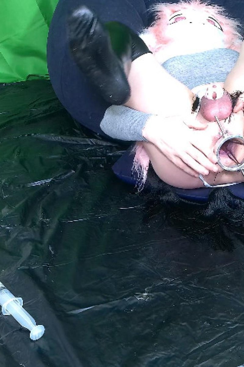 Does It Fit - Screenshot 1 of 4 - Anal