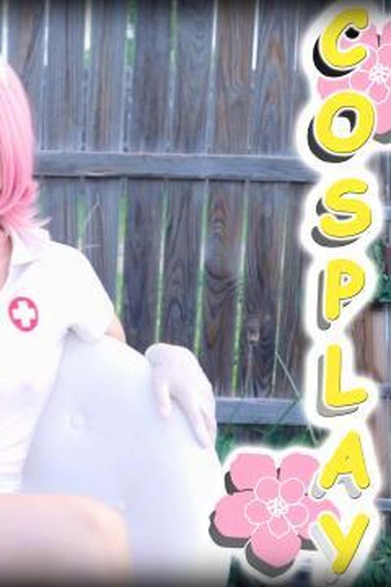 Sakura Haruno: Nurse's Smoke Break - Screenshot 1 of 4 - Bitch