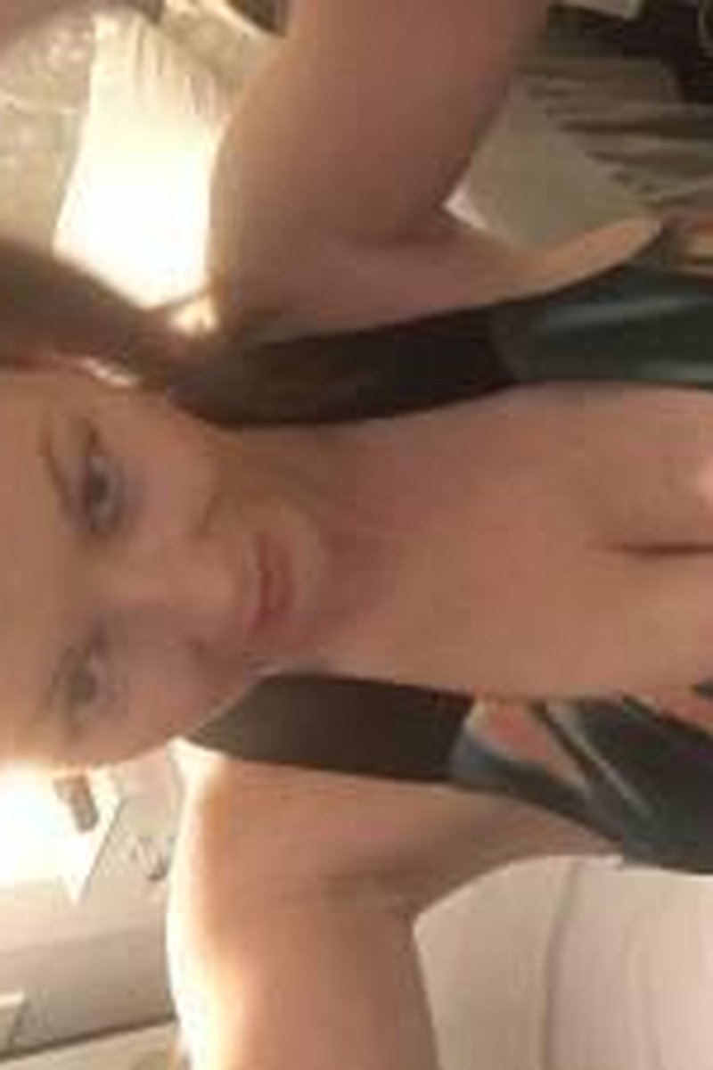 Bouncing Boobs - Screenshot 1 of 4 - Big Tits