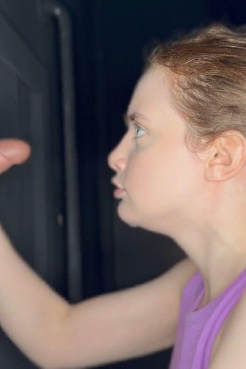 Gloryhole Fantasies: Marina Vaylor - Screenshot 1 of 4 - Blowjob