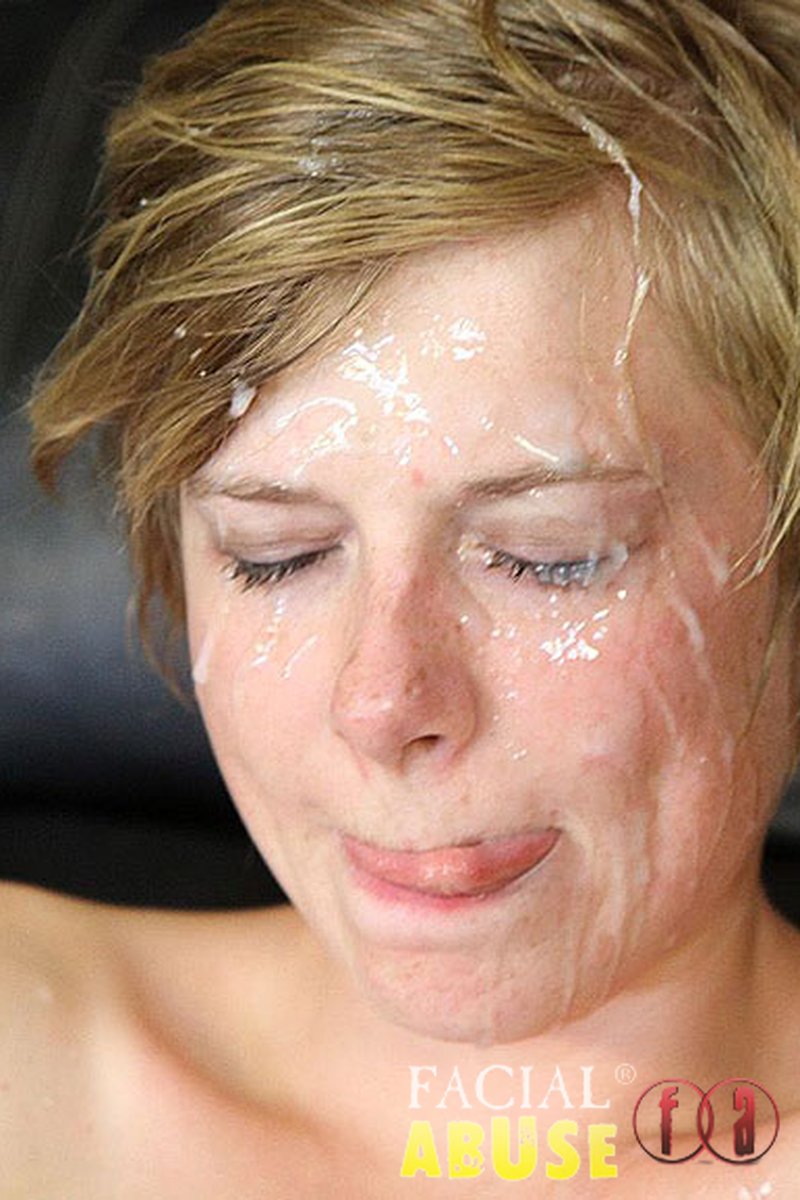 Bethany - Screenshot 1 of 4 - Blowjob