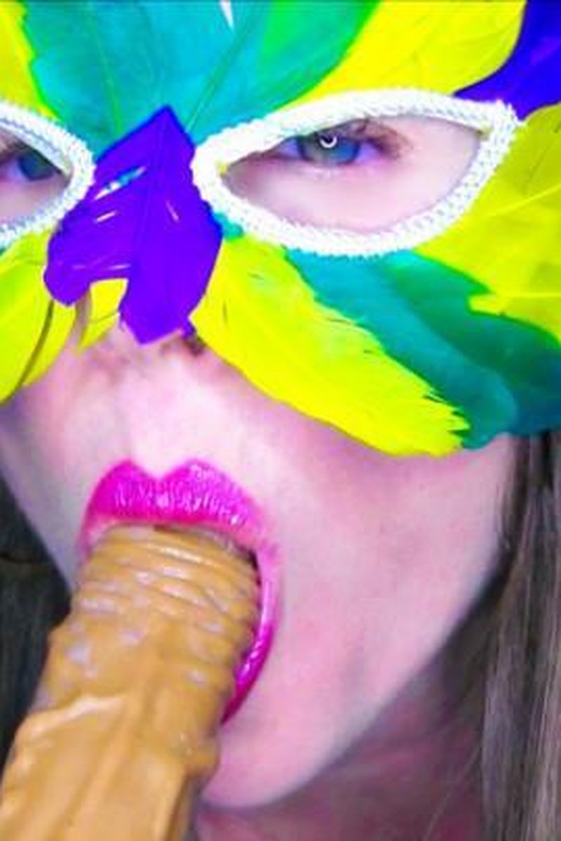 Mardi Gras Mask 2019 - Screenshot 1 of 4 - Big Tits