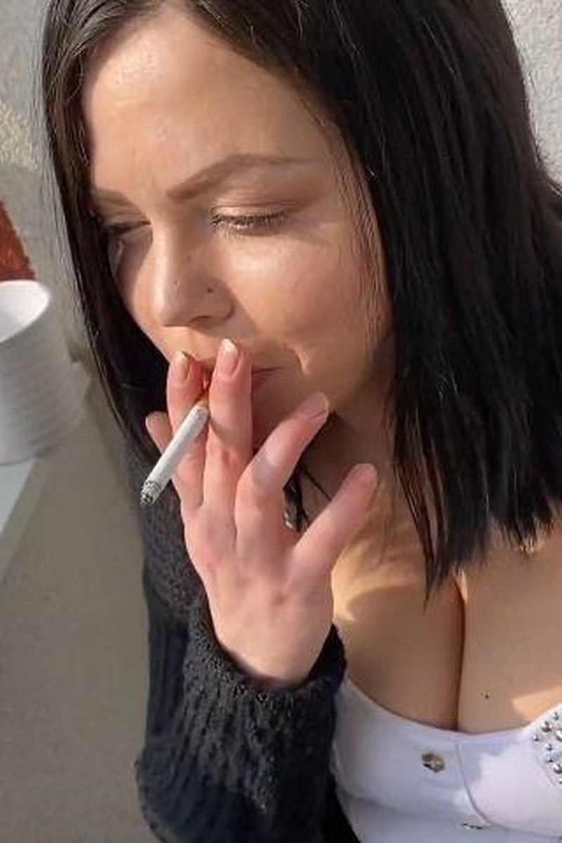 Smoking And Interview - Screenshot 1 of 4 - Big Tits