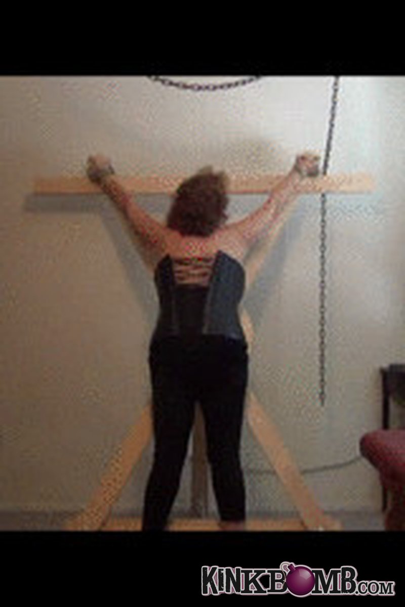 Queen Kitty: Queen Puts Cougar in a Corset! Mp4 - Screenshot 1 of 4 - BDSM