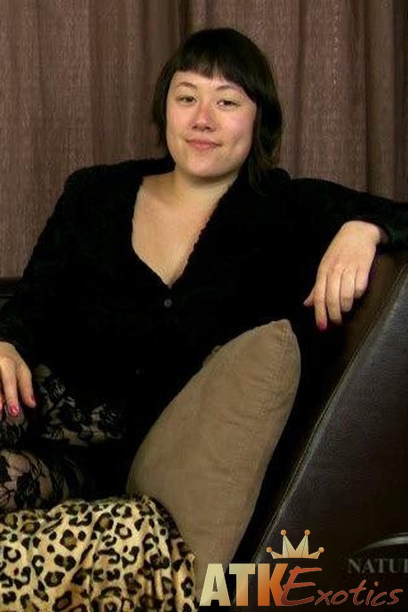 Sarah Rose - Interview - Screenshot 1 of 4 - Asian