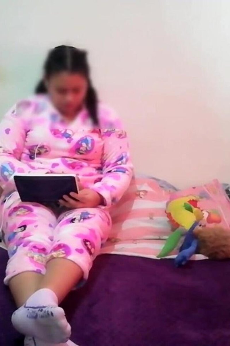 Entro A Cogerme A Mi Madrastra - Screenshot 1 of 4 - Amateur