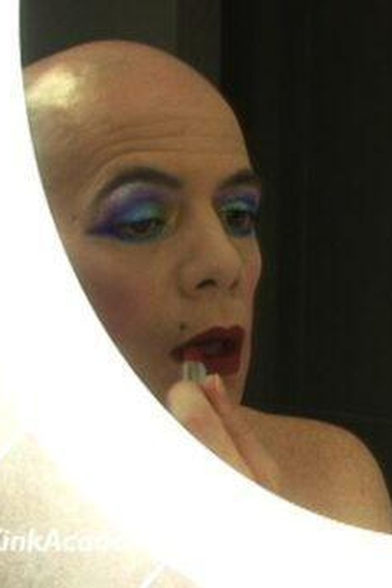 Cross-Dressing Transformation: Lips - Screenshot 1 of 4 - Thrashantonia Aerie