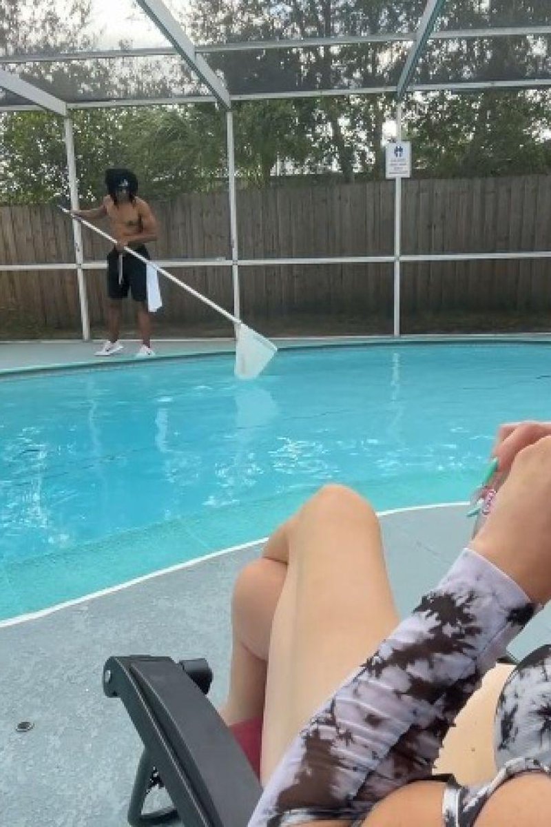 Seducing The Pool Guy - Screenshot 1 of 4 - Cum In Mouth