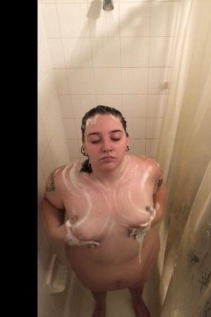 Squeaky Clean - Screenshot 1 of 4 - BBW
